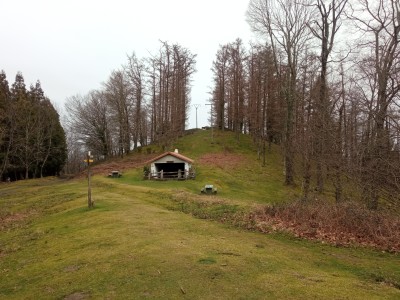 Amabiartitzeta (464 m)