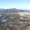 Cumbre rocosa de Lapazarra ( a la derecha ) y Lakora al fondo