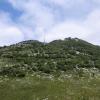 Una de las antenas de Pico Llen desde el collado de acceso al Alto de la Piquera.