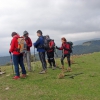 Montañeros en la amplia cima