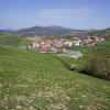 Villanueva de Aézcoa / Aezkoa hiriberri desde el campo de subida al collado
