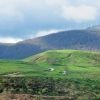El vértice de Monte del Prado en el centro de la imagen visto desde El Mazo