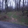 Senda en la pista para acceder a la cima