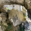 Hay que tener cuidado con la cabeza al rebasar la piedra