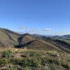 El vecino Coruño (338 m) desde la cima